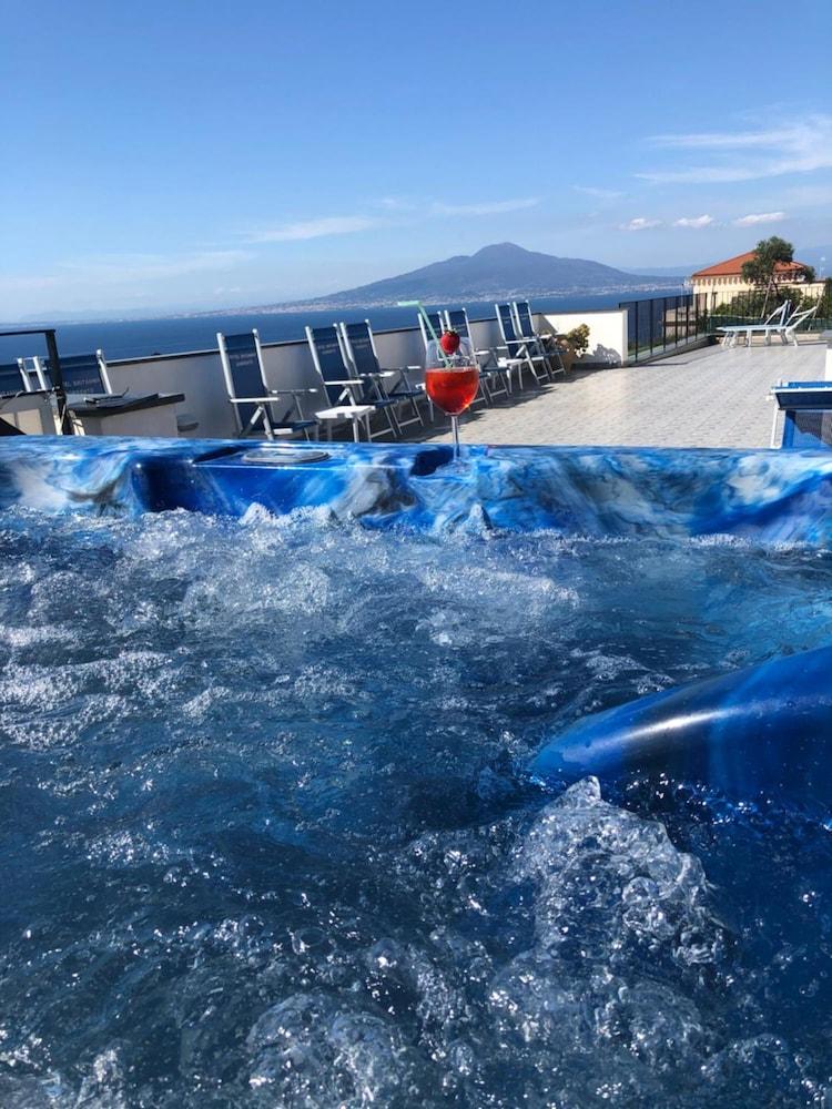 ホテル ブリタニア ソレント エクステリア 写真
